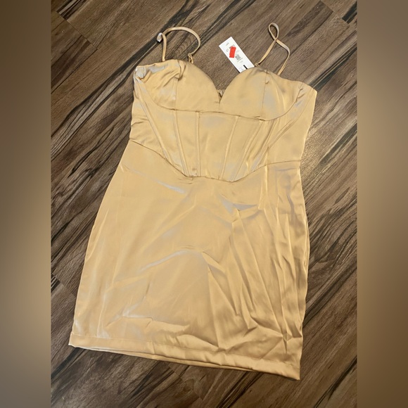 Gold corset dress 👗 - Picture 1 of 3